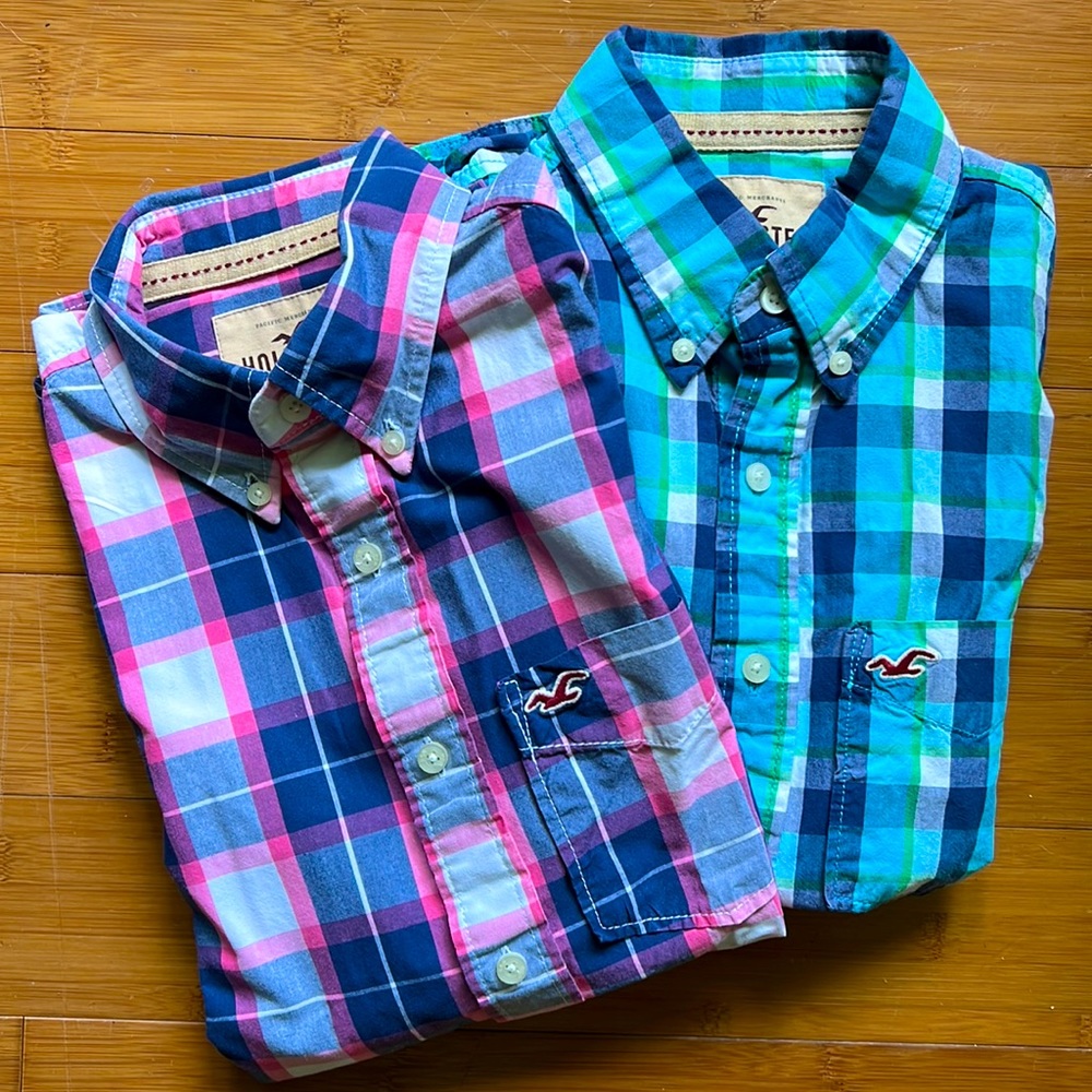 Hollister bundle of 2 Plaid Short-Sleeved Button Down Shirt Size Men’s Small